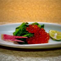 菜の花の昆布締め、いくら乗せ
